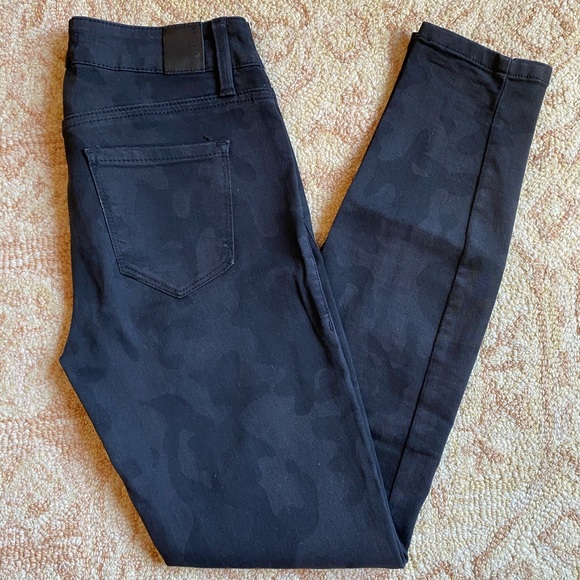 Level 99 Black Camo pants - Picture 1 of 3